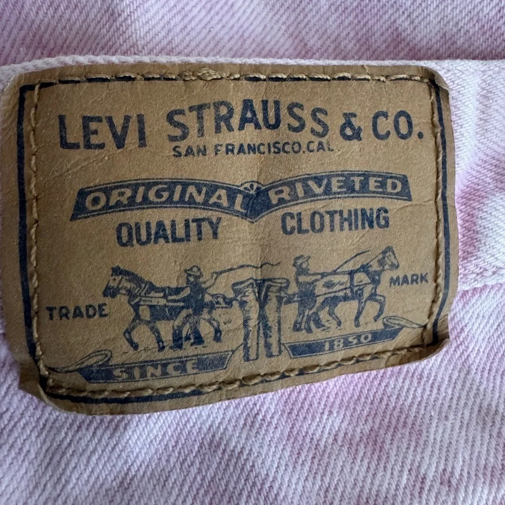 Levi’s vintage Pastel Pink Denim Skirt Sz 11. D10